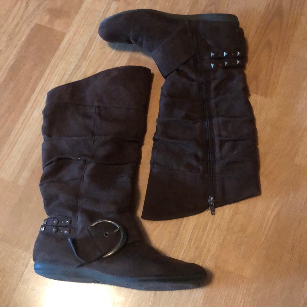 Brown boot